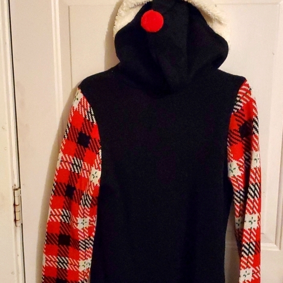 I deserve to be Spoiled Hooded Christmas sweater Size Large Juniors 11/13 - Picture 5 of 6